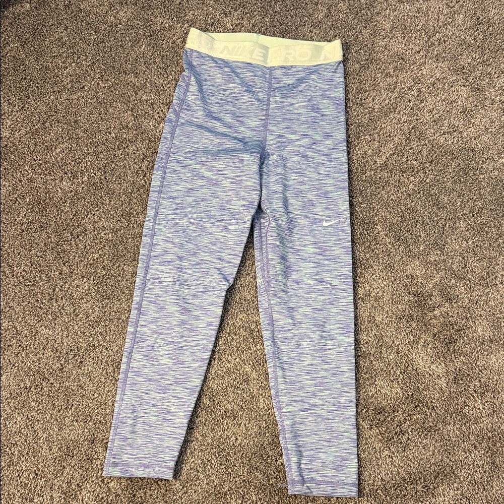 Nike Women’s Pro capri pants